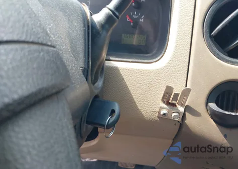 2006 Ford F-150 Stx/Xl/Xlt из США, поврежденный, VIN 1FTRX12W26NA71836